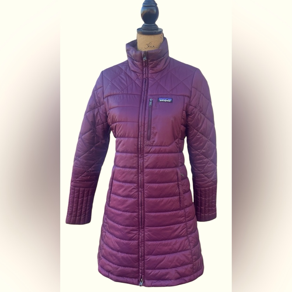 PATAGONIA 3/4 length plum puffer coat